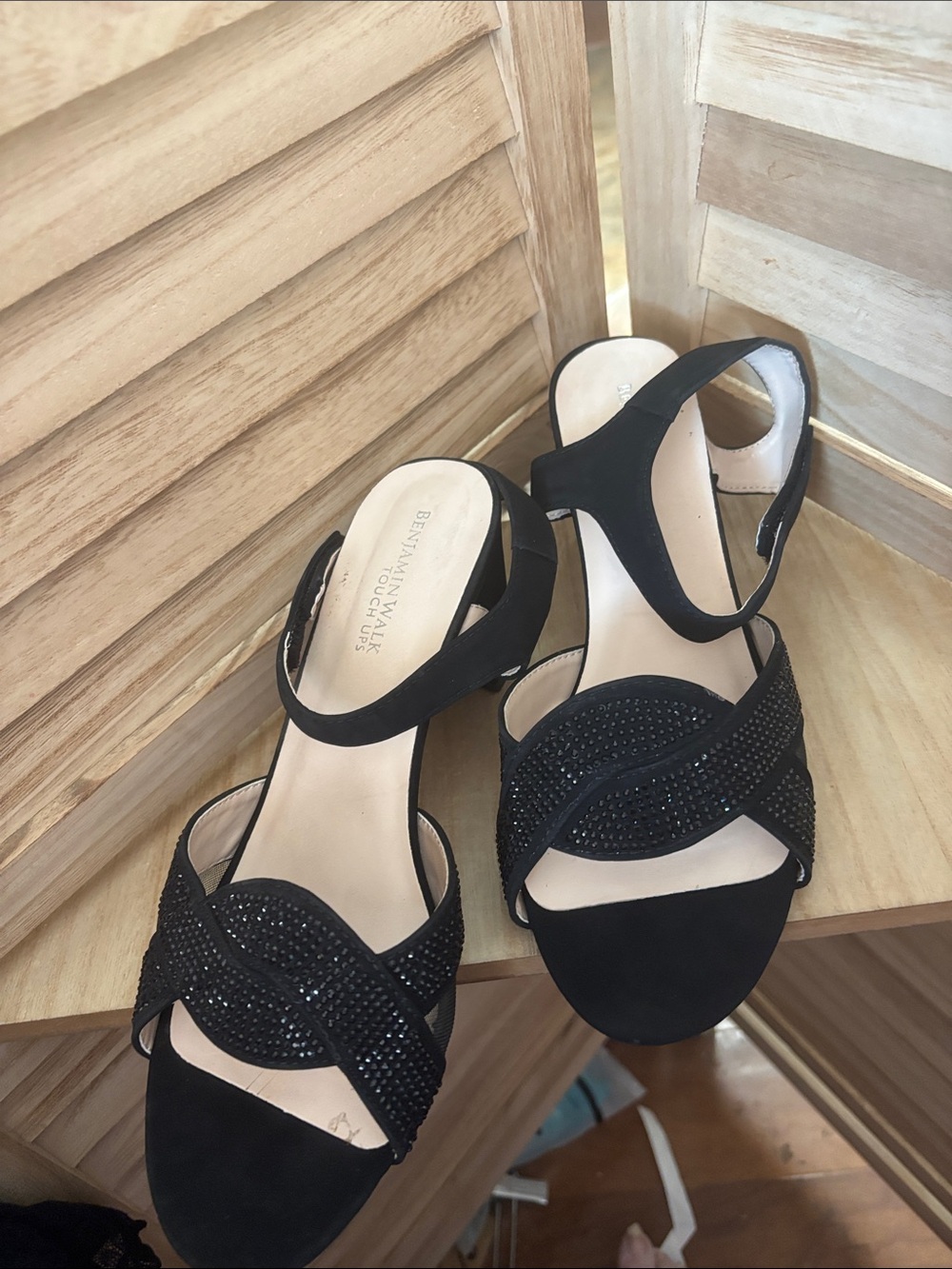 Benjamin Walk Black Crisscross Dressy Sandals 8W